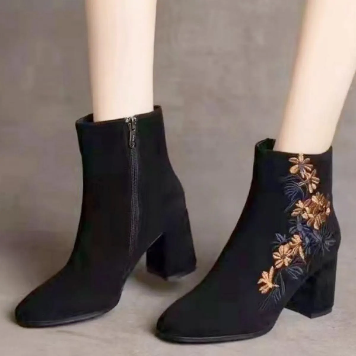 2023 nuove donne invernali stivali Chelsea pelle scamosciata ricamo caviglia moda grosso tacchi alti scarpe Goth pompe di vestit