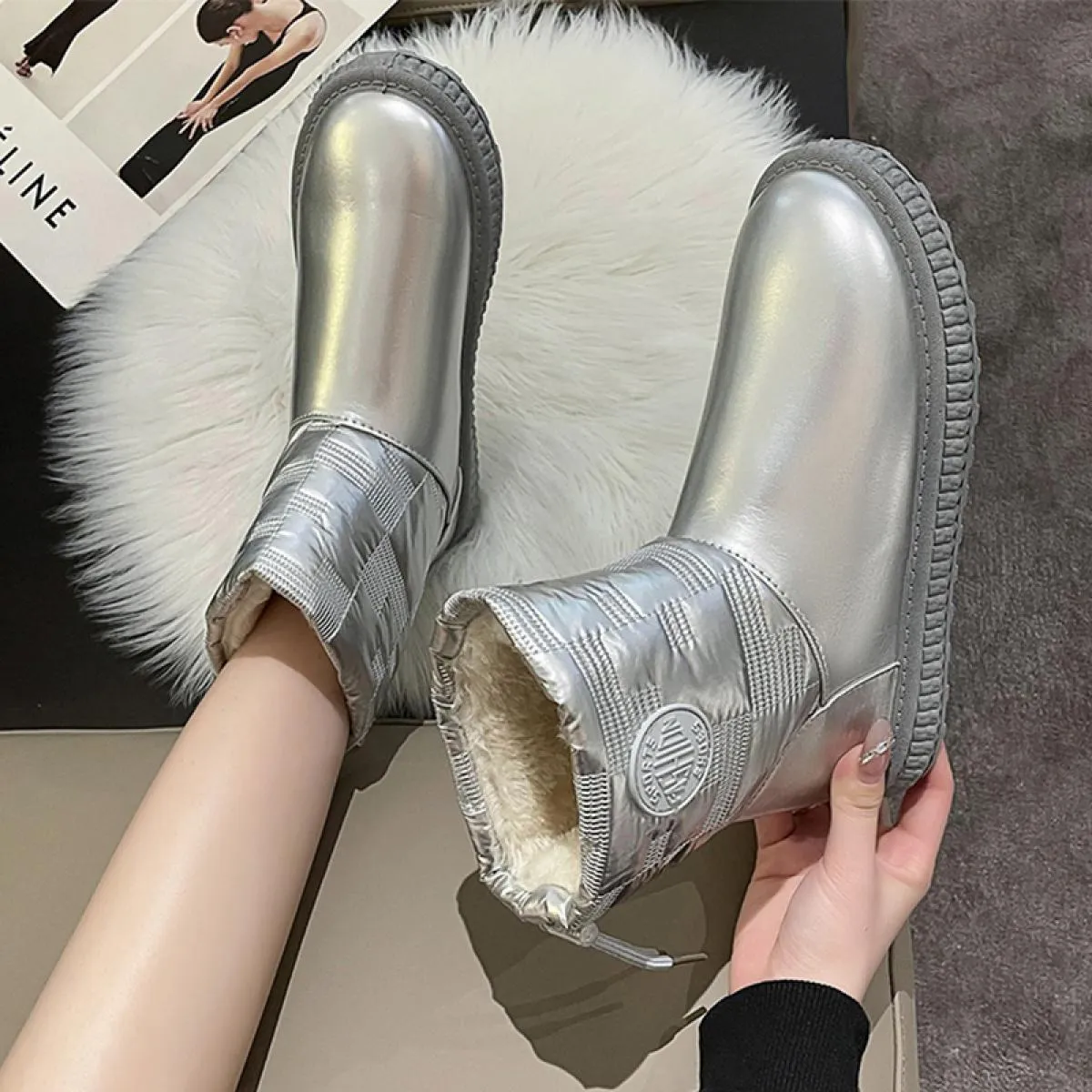 2023 nuove donne scarpe basse stivali Chelsea in pelliccia piattaforma stivali da neve alla caviglia in peluche inverno designer