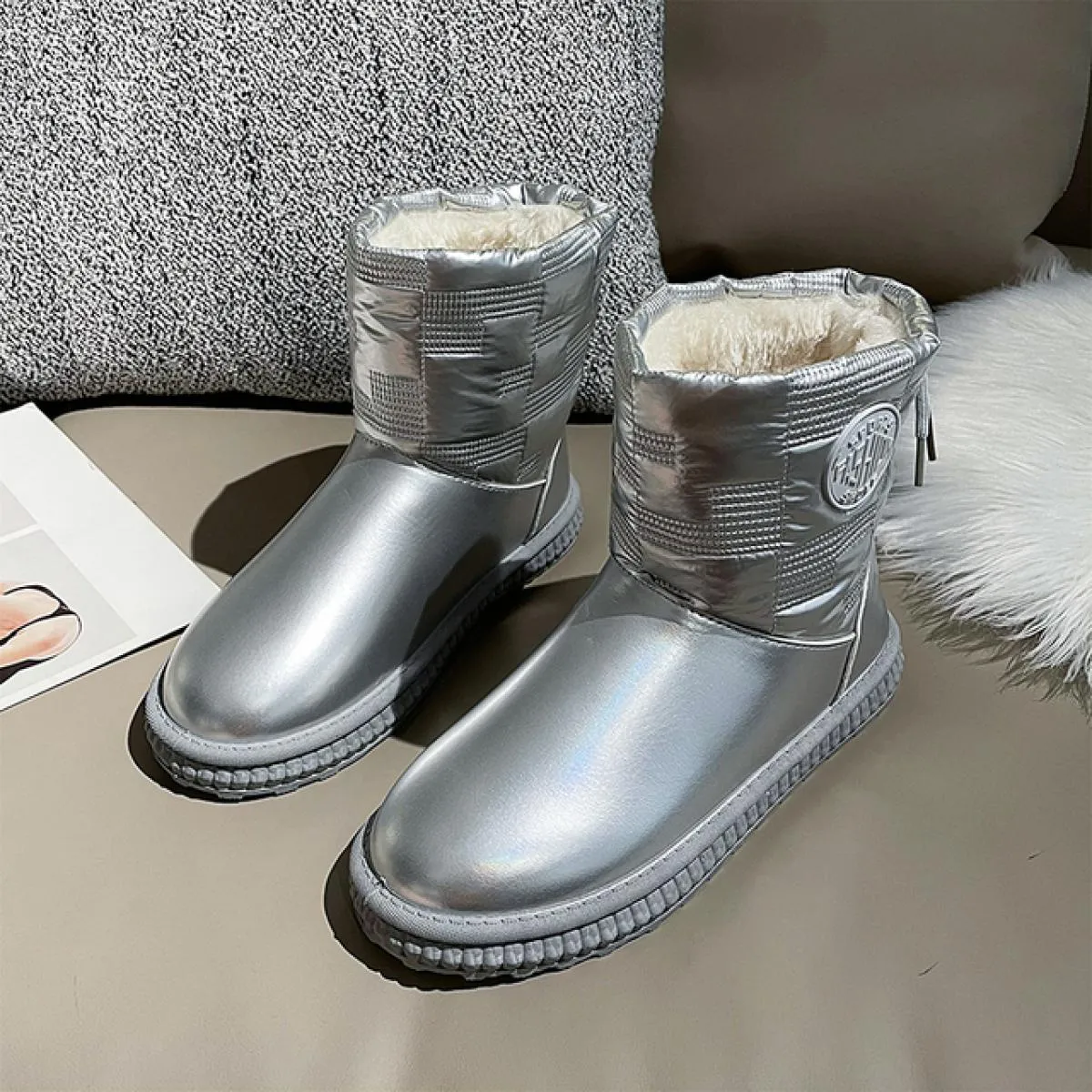 2023 nuove donne scarpe basse stivali Chelsea in pelliccia piattaforma stivali da neve alla caviglia in peluche inverno designer