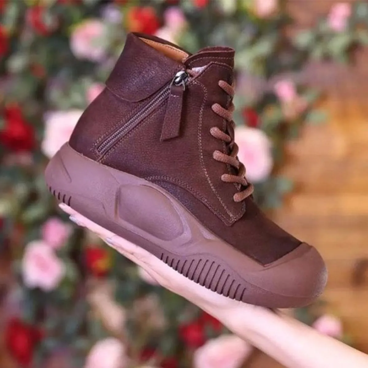 2023 Scarpe sportive da donna invernali Scarpe basse con plateau Walking Running Stivali Chelsea Nuovi stivali da gladiatore all