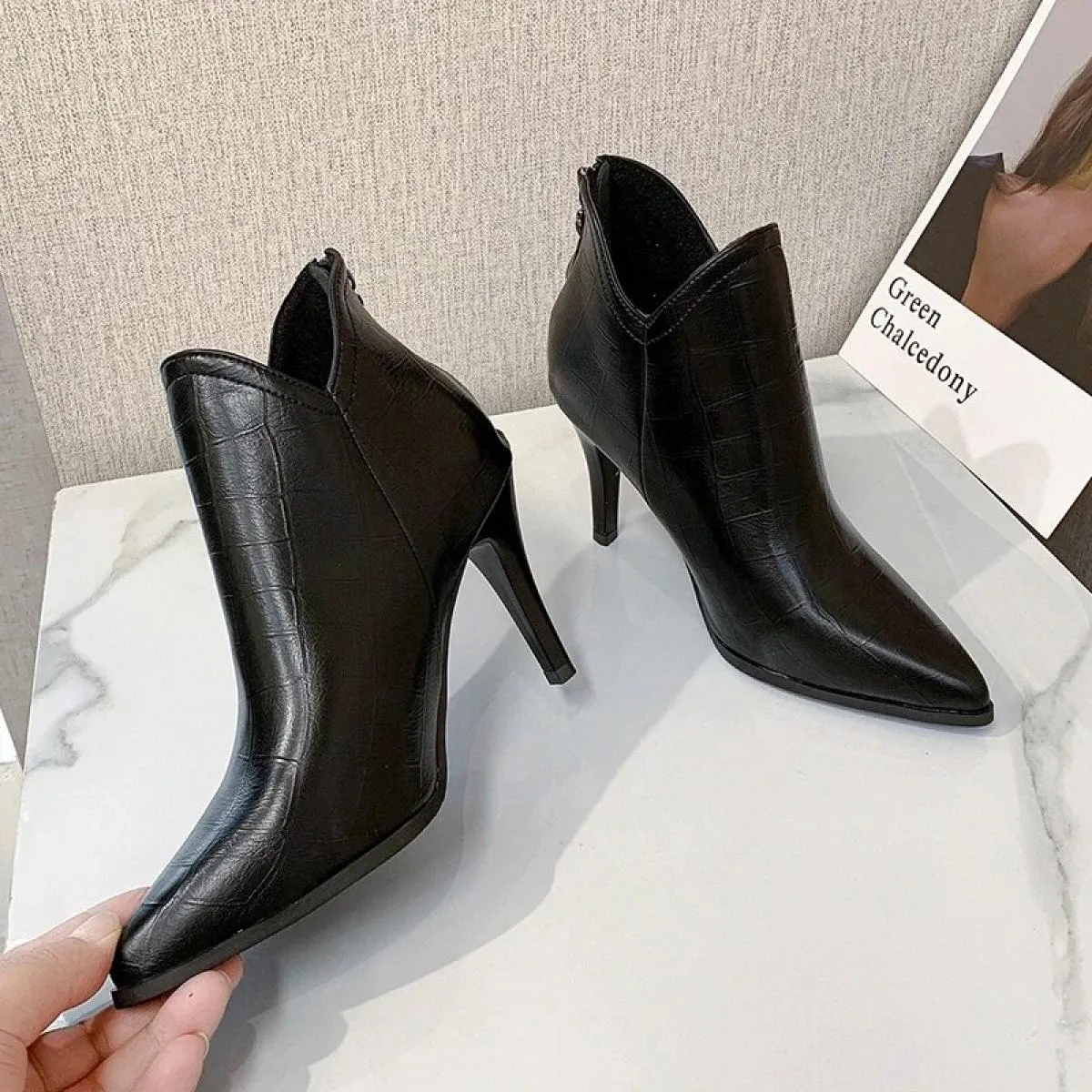 2023 Stivali da donna neri delle nuove donne Stivaletti tacco alto sottili in pelle Casual eleganti scarpe corte Primavera e aut