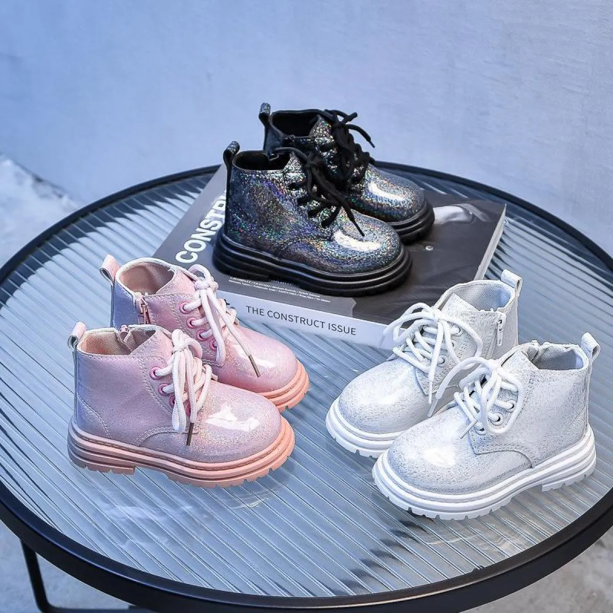 2023 Stivali per bambini Vamp puliti e lucidi alla moda Scarpe con plateau super accoglienti Stivaletti corti stile Street per r