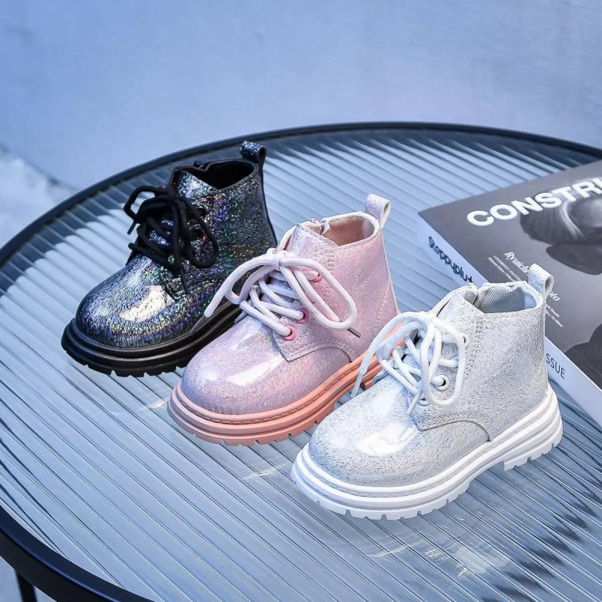 2023 Stivali per bambini Vamp puliti e lucidi alla moda Scarpe con plateau super accoglienti Stivaletti corti stile Street per r