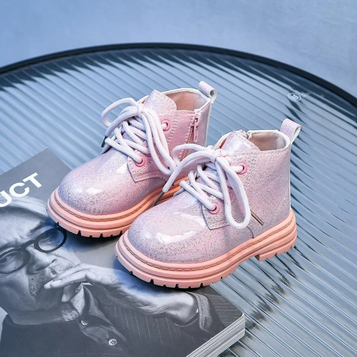 2023 Stivali per bambini Vamp puliti e lucidi alla moda Scarpe con plateau super accoglienti Stivaletti corti stile Street per r