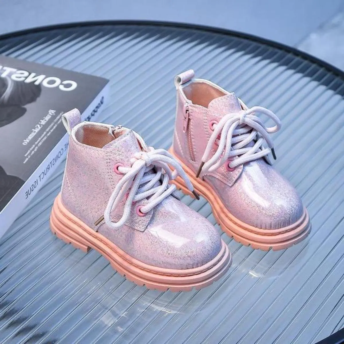 2023 Stivali per bambini Vamp puliti e lucidi alla moda Scarpe con plateau super accoglienti Stivaletti corti stile Street per r