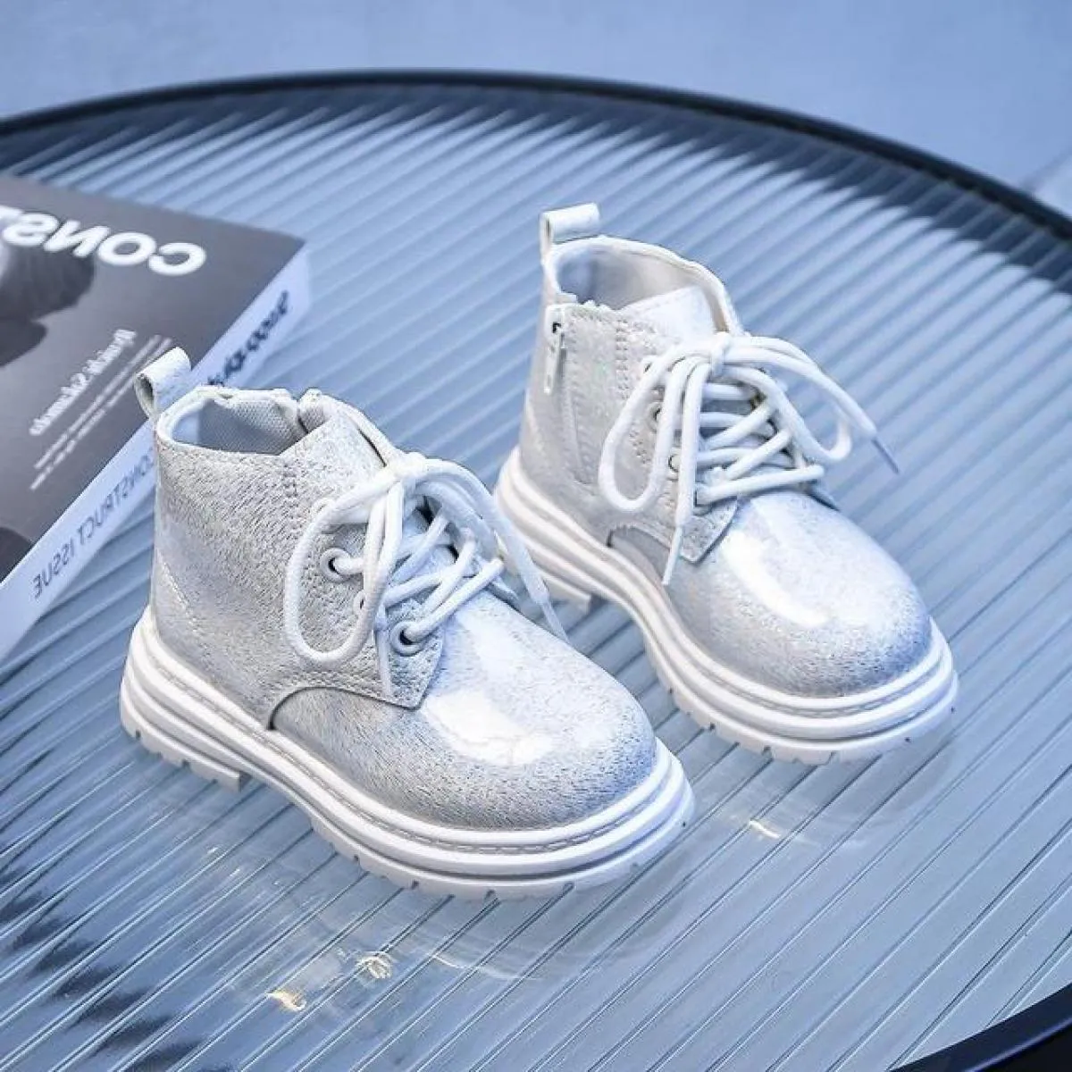 2023 Stivali per bambini Vamp puliti e lucidi alla moda Scarpe con plateau super accoglienti Stivaletti corti stile Street per r