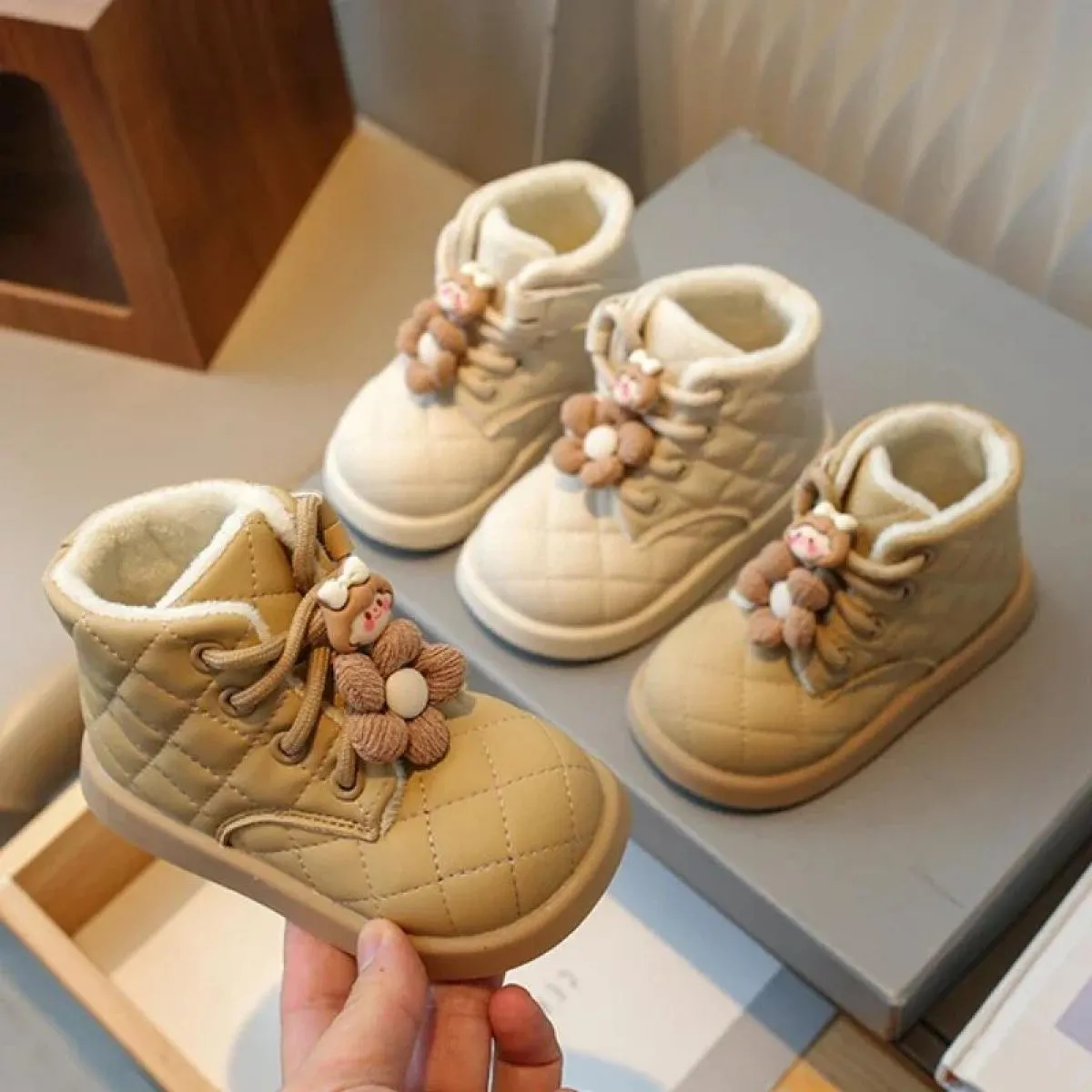 2024 nuova tendenza moda fiore stivaletti invernali per ragazze stivali da neve in pelle Pu scozzese stile caldo scarpe in coton