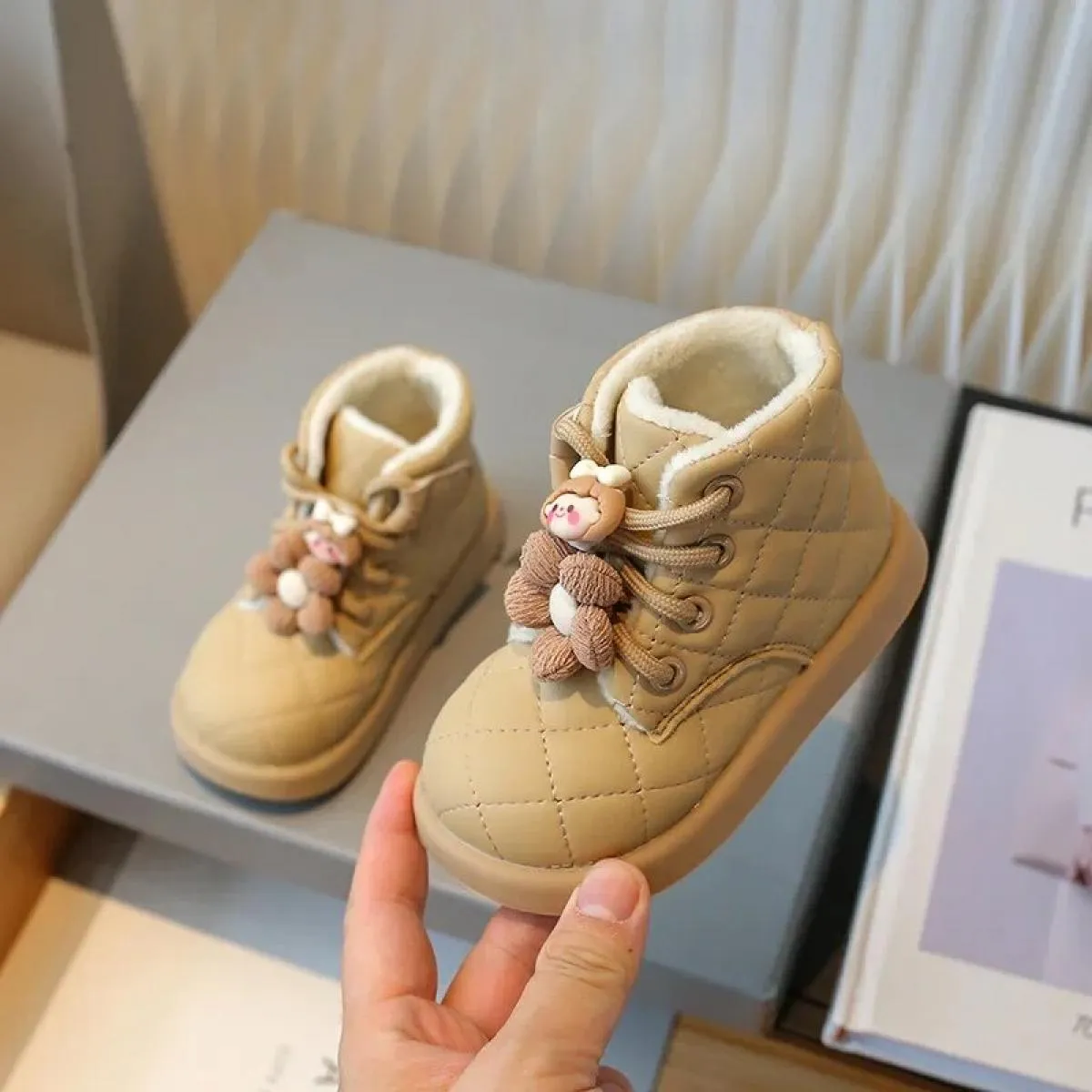 2024 nuova tendenza moda fiore stivaletti invernali per ragazze stivali da neve in pelle Pu scozzese stile caldo scarpe in coton