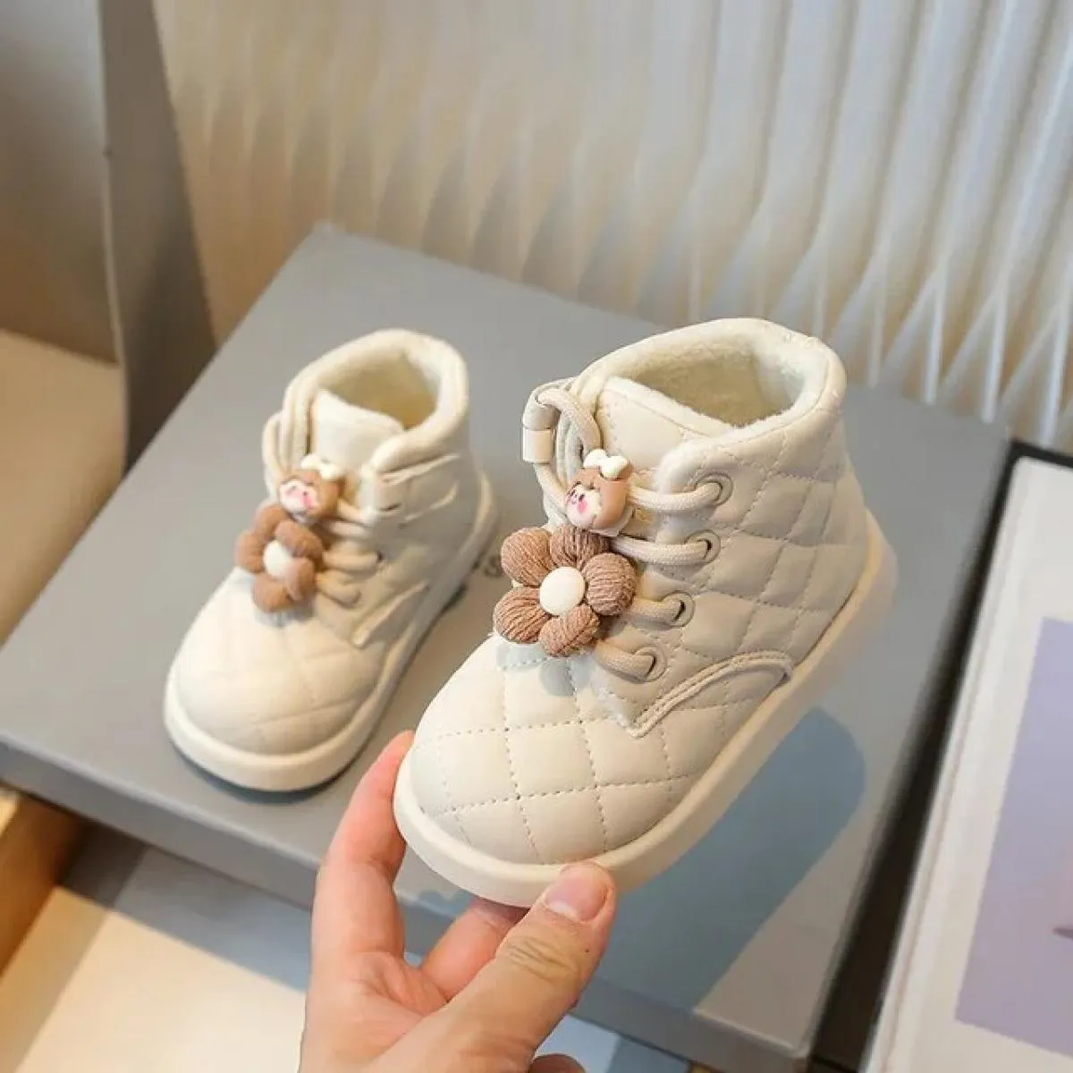 2024 nuova tendenza moda fiore stivaletti invernali per ragazze stivali da neve in pelle Pu scozzese stile caldo scarpe in coton