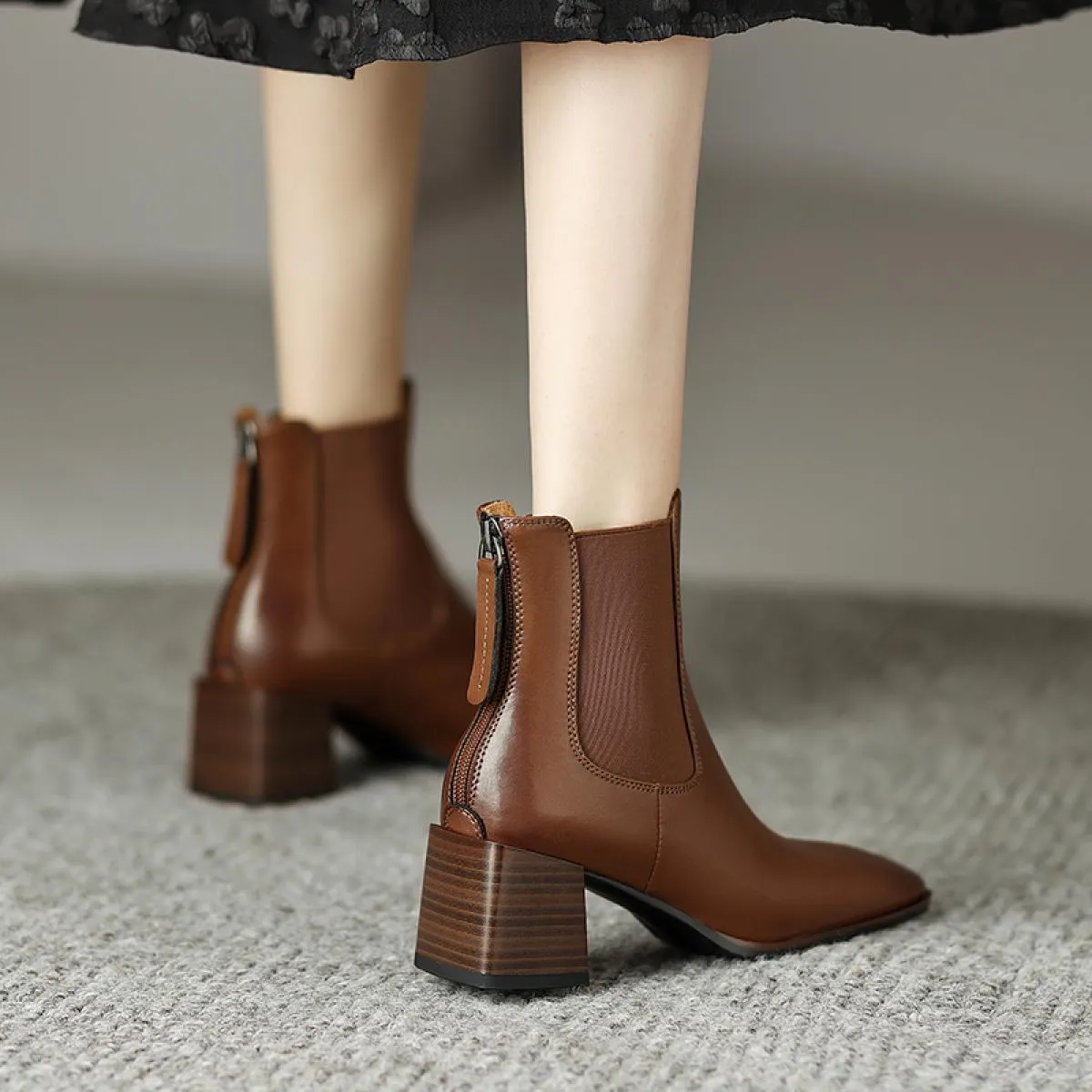 2024 Ufficio Stivaletti da donna Autunno Inverno Punta quadrata Pelle di mucca Tacchi alti spessi Abito da festa Scarpe da donna