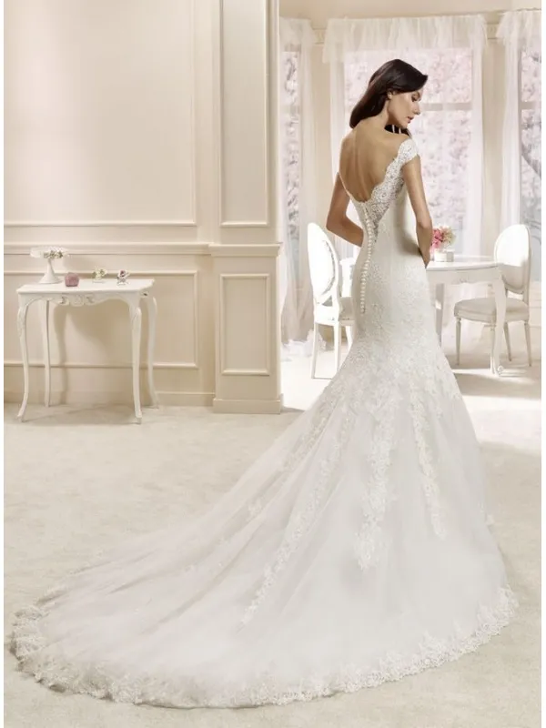 Abito da Sposa a Sirena in pizzo chantilly e spalline