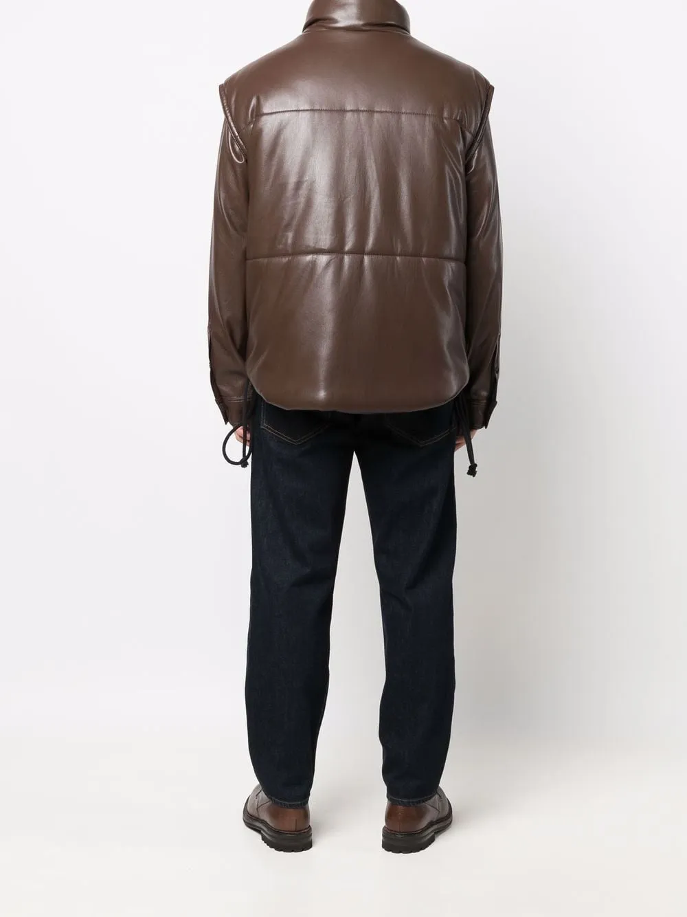 Gilet imbottito a collo alto in marrone - uomo