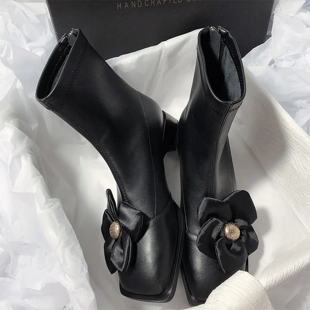 Inverno Donna Tacco medio Scarpe alla caviglia Fiore Chunky Chelsea Boots 2023 Nuovo designer Punta quadrata Stivali Décolleté M