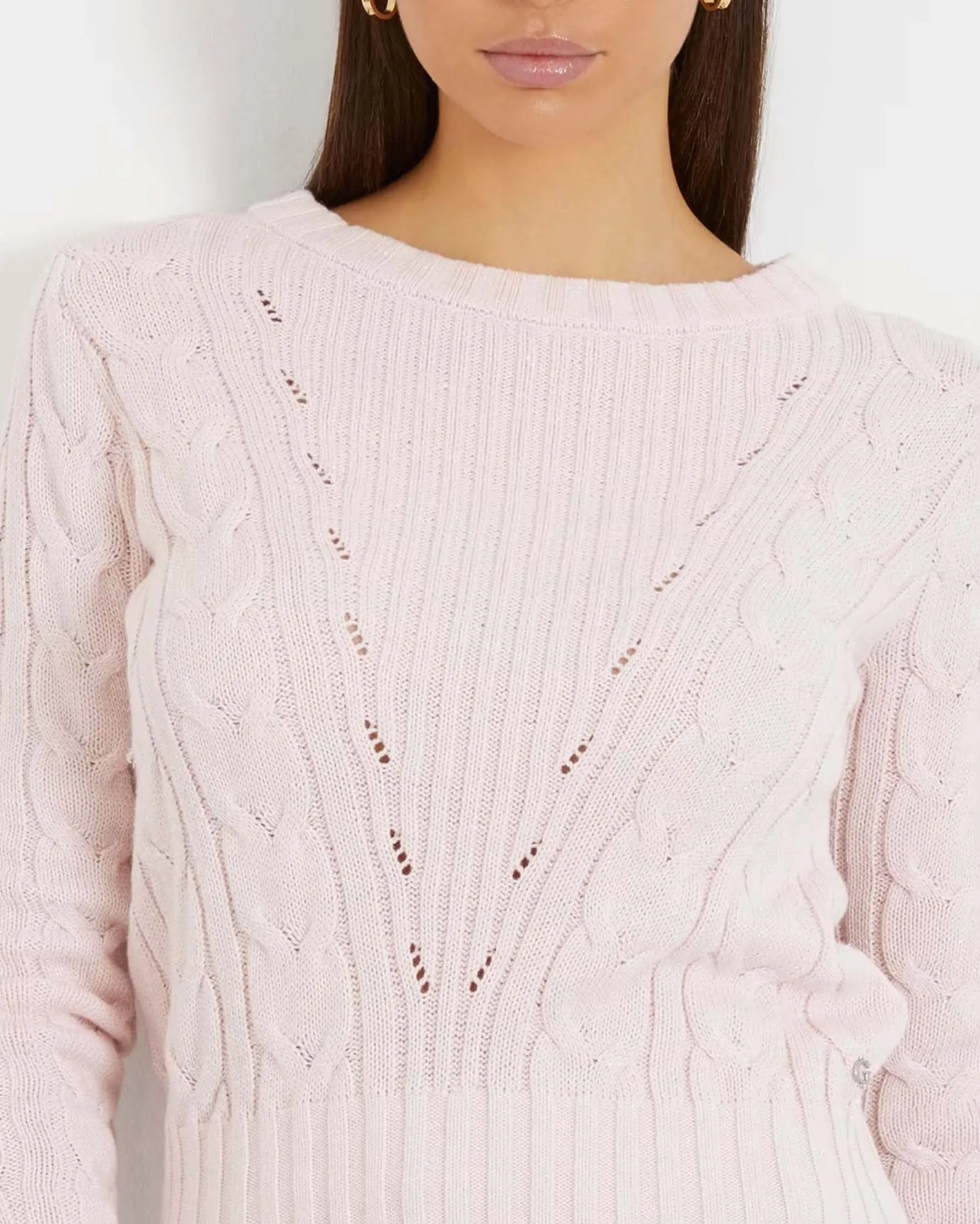 Maglia girocollo rosa regular a coste e trecce in cotone e lurex con motivo punzonato