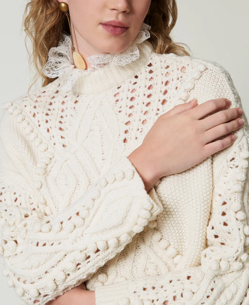 Maglia in misto lana con mix di punti