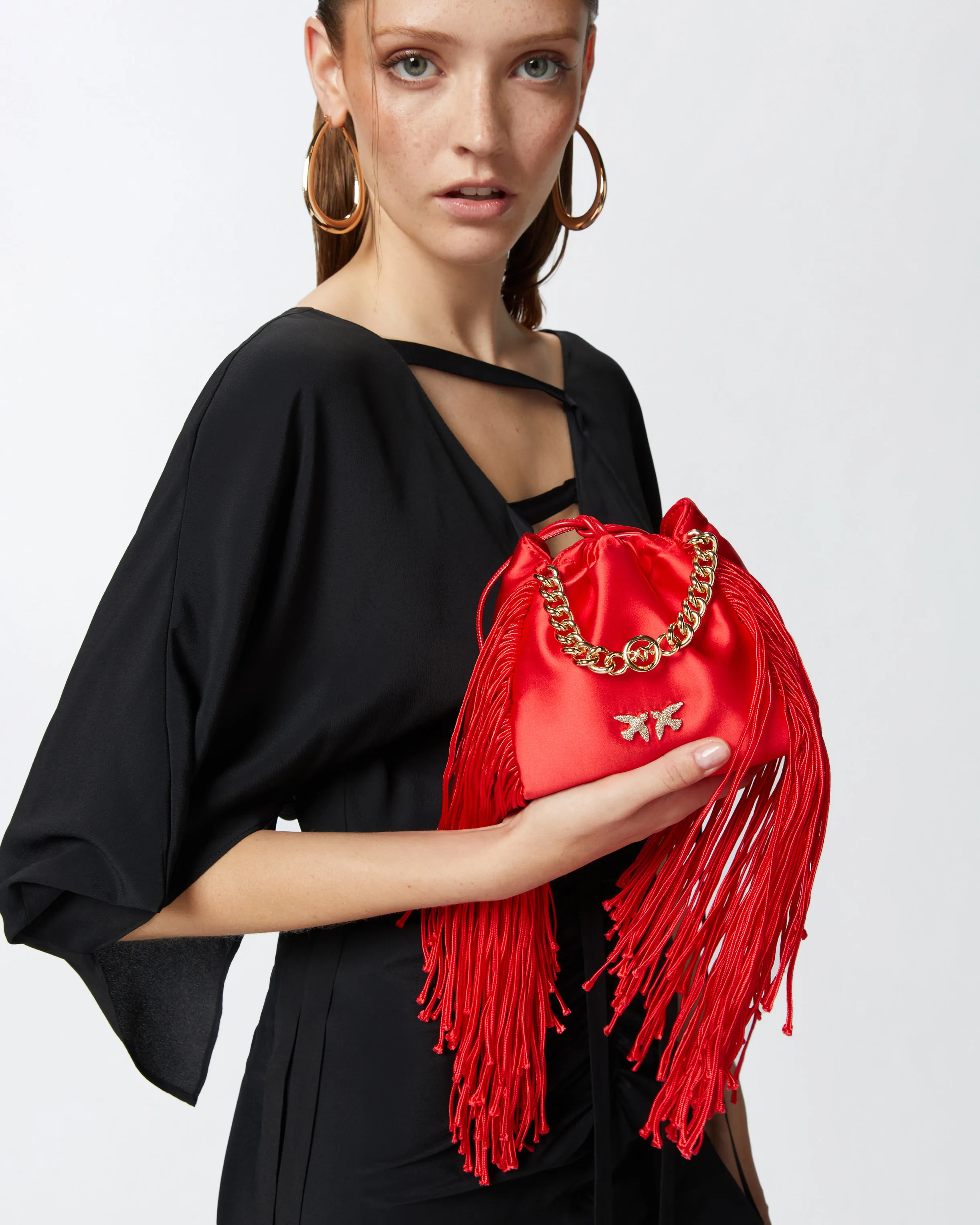  Mini borsa pochette in satin con frange    