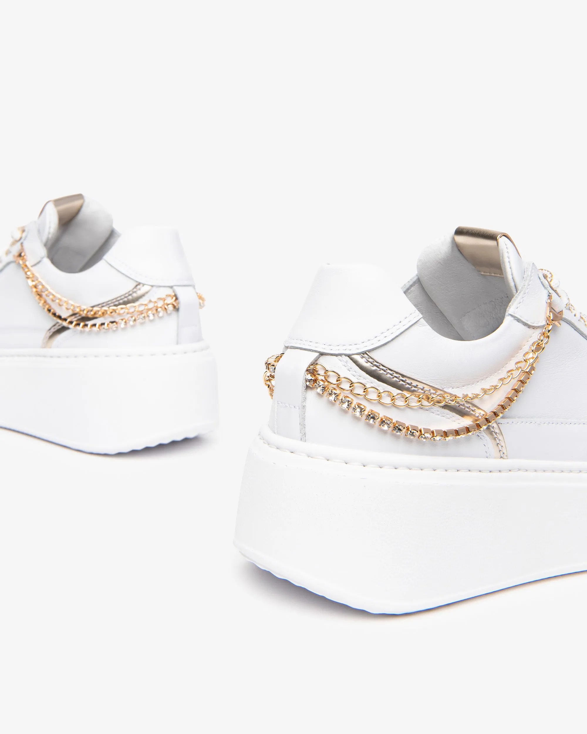 Nero Giardini E409984D-707 sneaker bianca con catenine