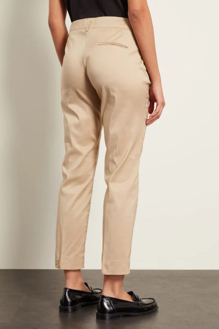 Pantaloni chino in cotone