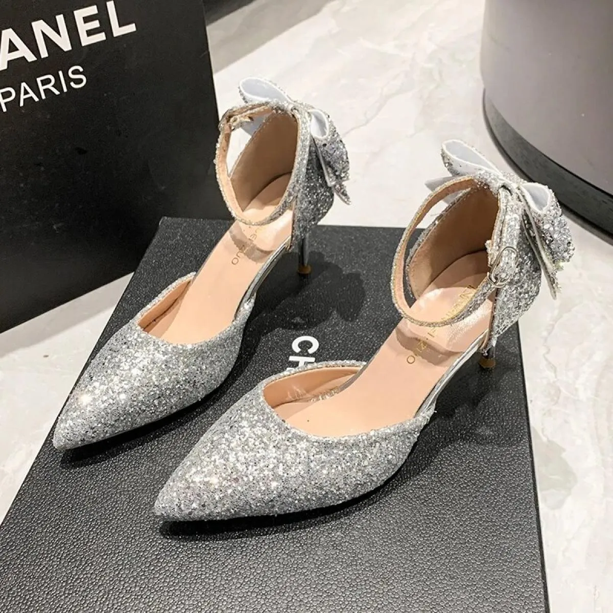 Scarpe da donna Argento Calzature estive da donna Scarpe da sposa con strass Punta a punta Tacco super alto Diamante