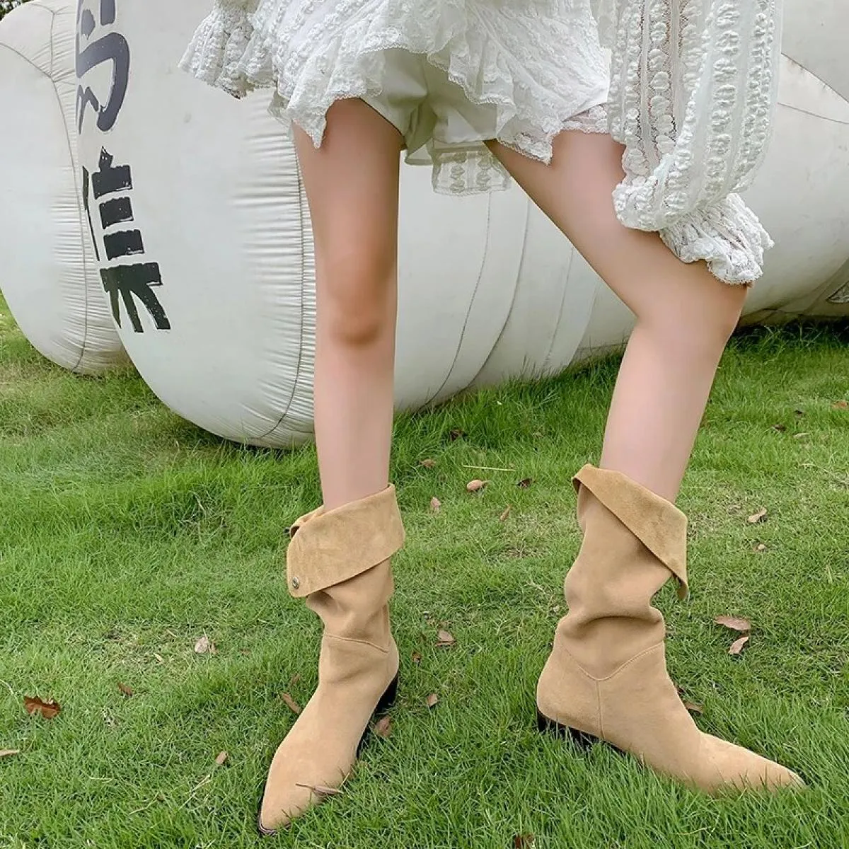 Stivali Chelsea robusti a metà polpaccio Scarpe invernali da donna 2023 Stivali alti in pelle scamosciata di nuova progettazione