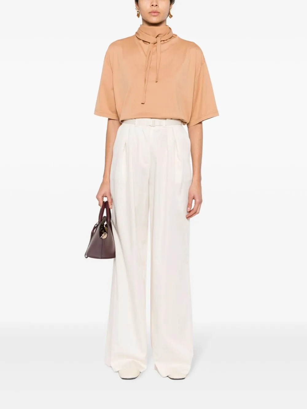 T-shirt a collo alto in beige - donna