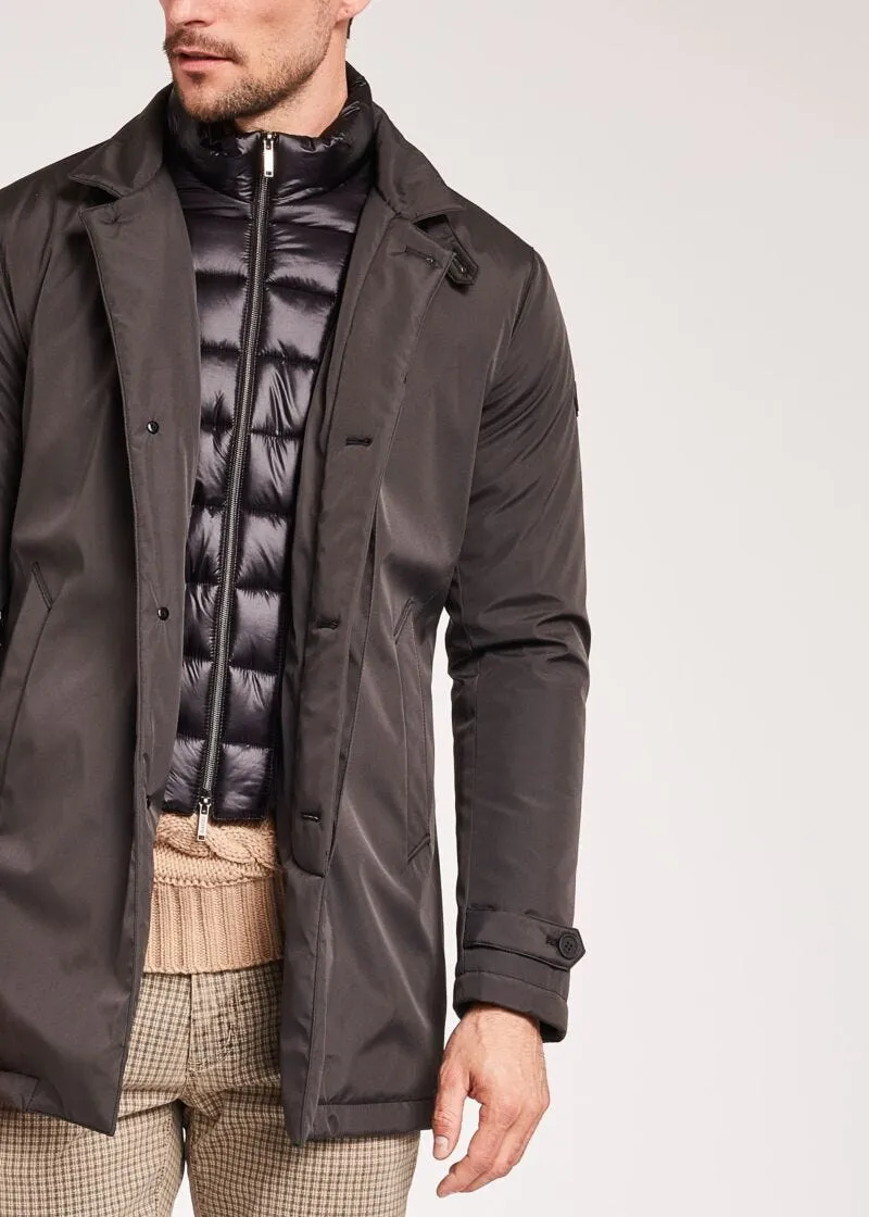 Trench con pettorina